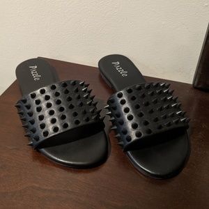Hunt & Orchard Spiked Slides